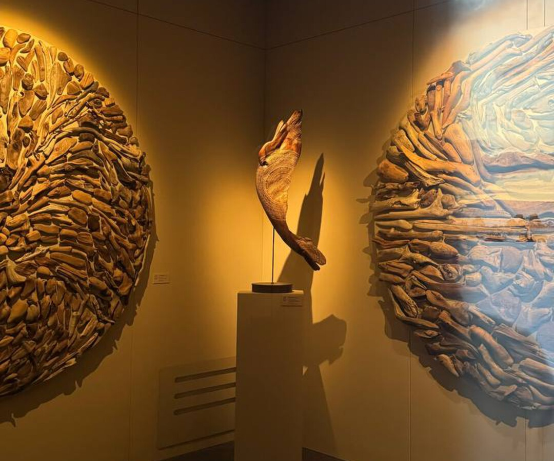 В арт-капсуле на льду Байкала могут одновременно находиться пять человек. Фото: Анастасия Байкалова