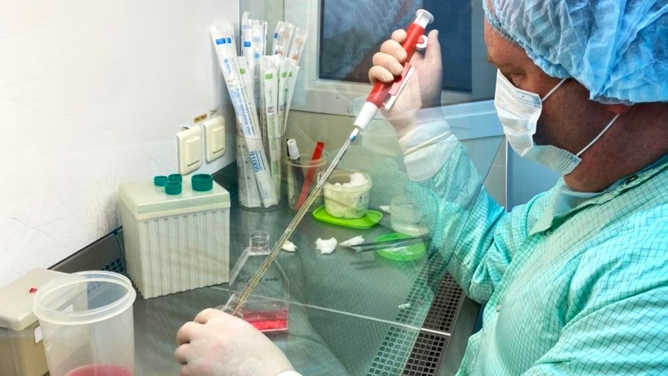   Югорчанин получил от «Сколково» 10 миллионов на производство биоимплатнов