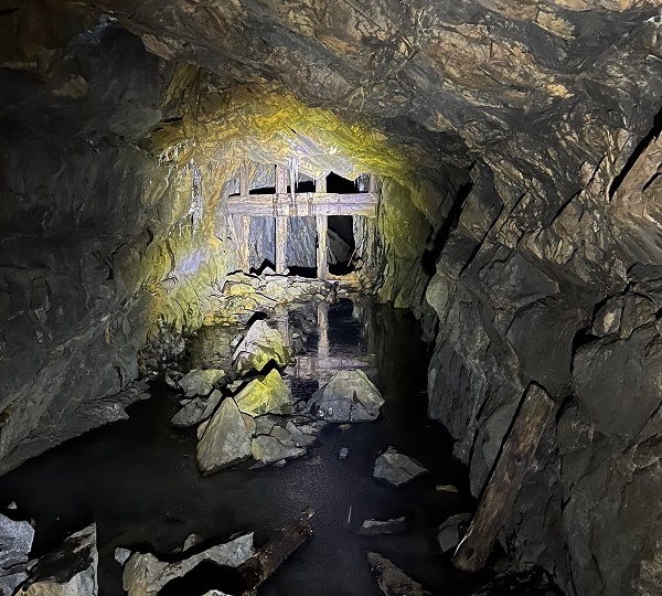 Заброшенная шахта в Магнитке (Челябинская область)