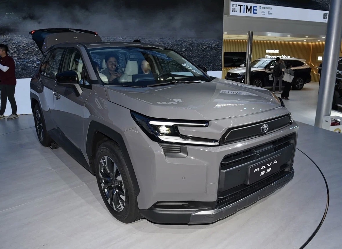 Toyota RAV4 VI (XA60)