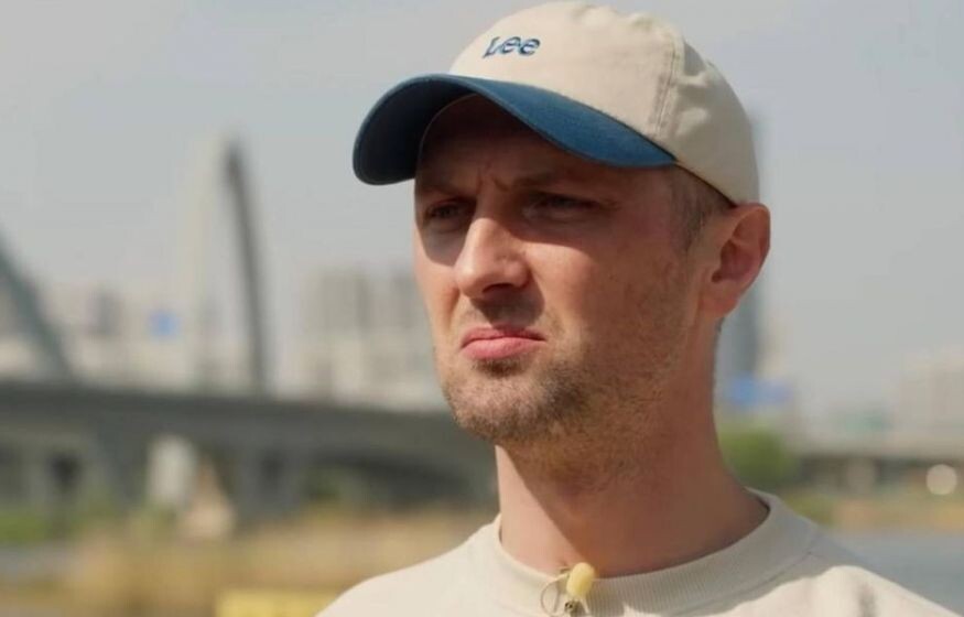    Блогер Зубарев с шуткой про «русских младенцев» получил актерское удостоверение Минкульта