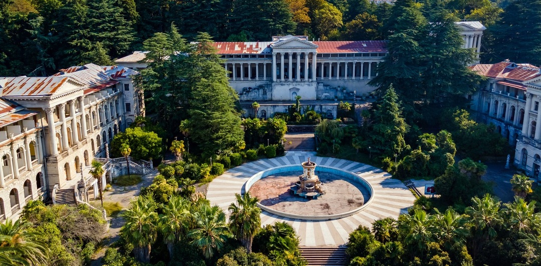 Санаторий «Орджоникидзе»: спецпайки для Политбюро, термы для артистов. Как лечилась советская элита в Кисловодске.