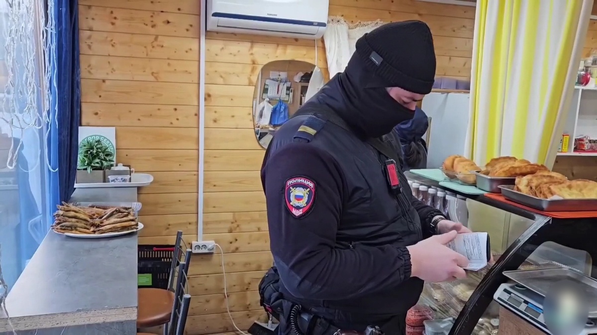    В Югре продолжают масштабные проверки мест проживания и работы мигрантов