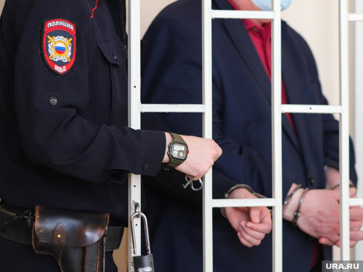     Первоуральский суд заочно арестовал свердловского чиновника