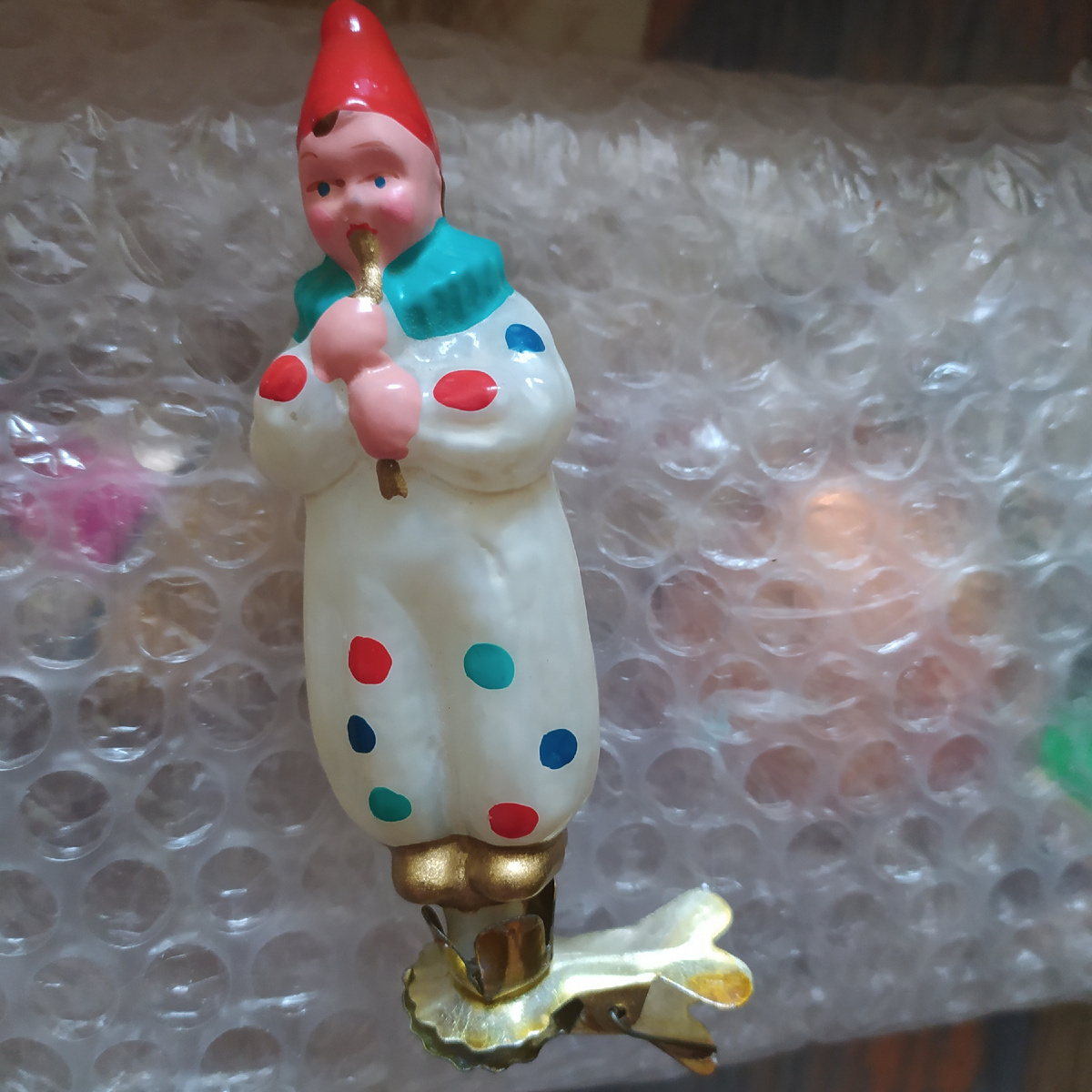 Этот клоун (или кто он на самом деле) ушел очень быстро). 