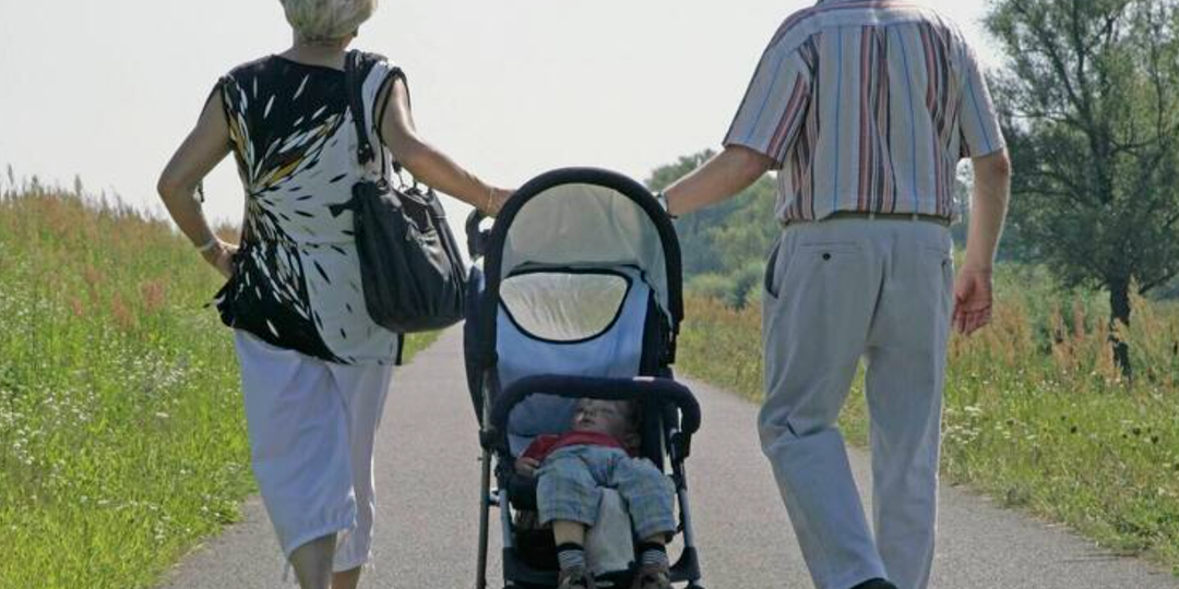 Внуков нянчить — здоровью вредить: быть «бабушкой-эгоисткой» оказалось полезно для здоровья