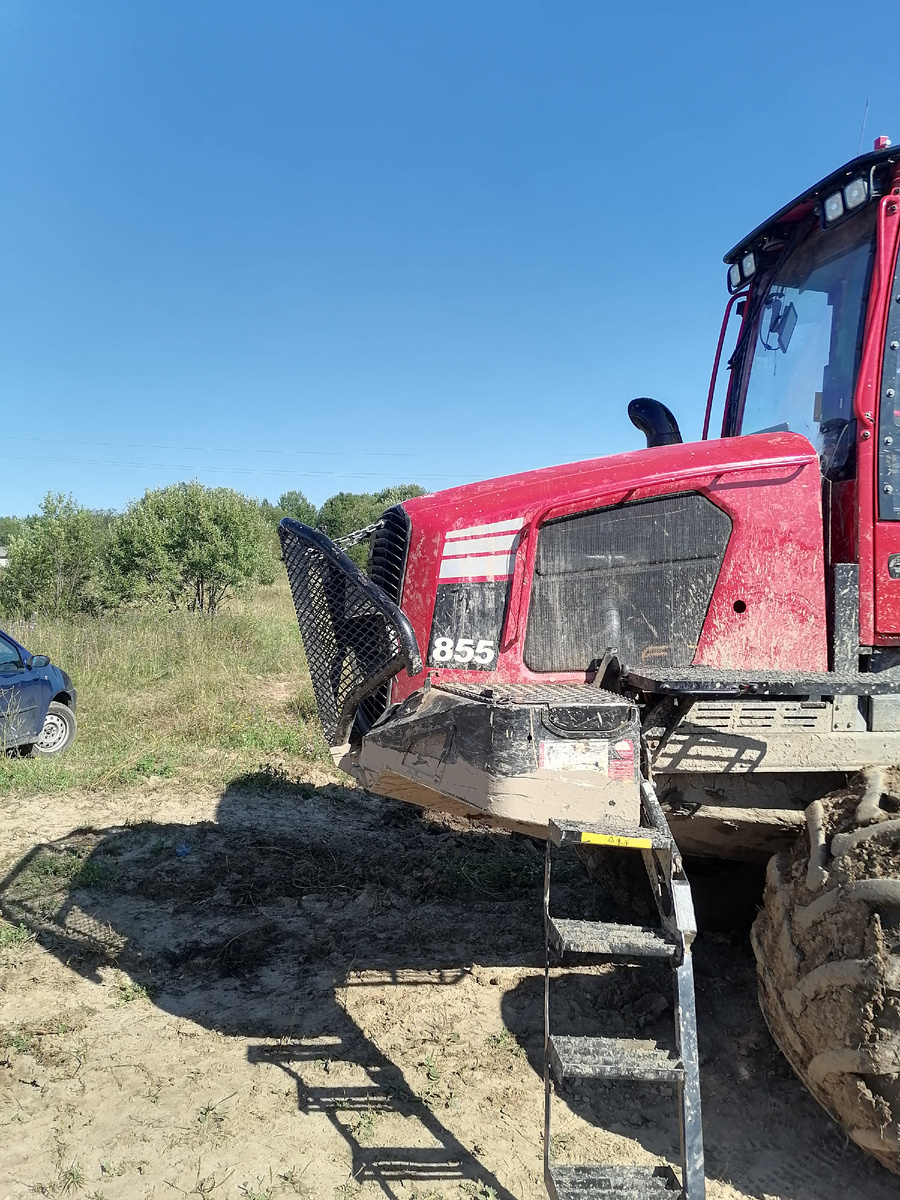 Форвардер Komatsu 855 - работа в поле