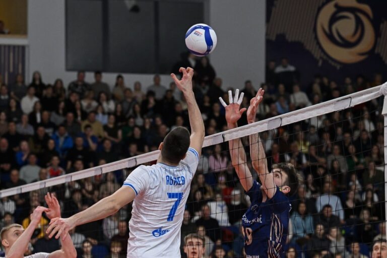    «Оренбуржье» дома сыграло с «Зенитом-Казань» Антон Пичурин