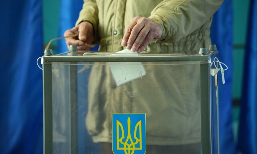 FT: Зеленский может 24 февраля объявить о проведении выборов на Украине