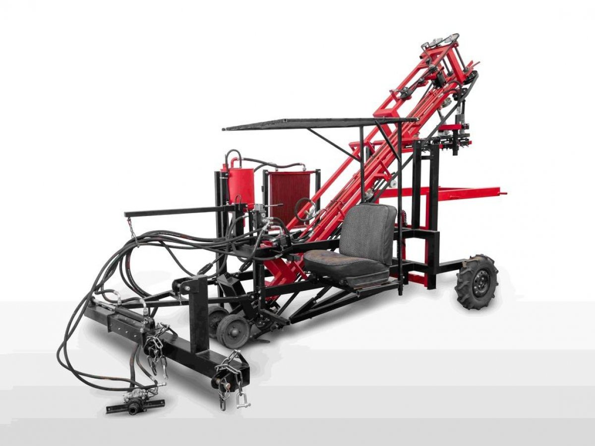 Комбайн для оборке чснока КУ-1 производитель Medved