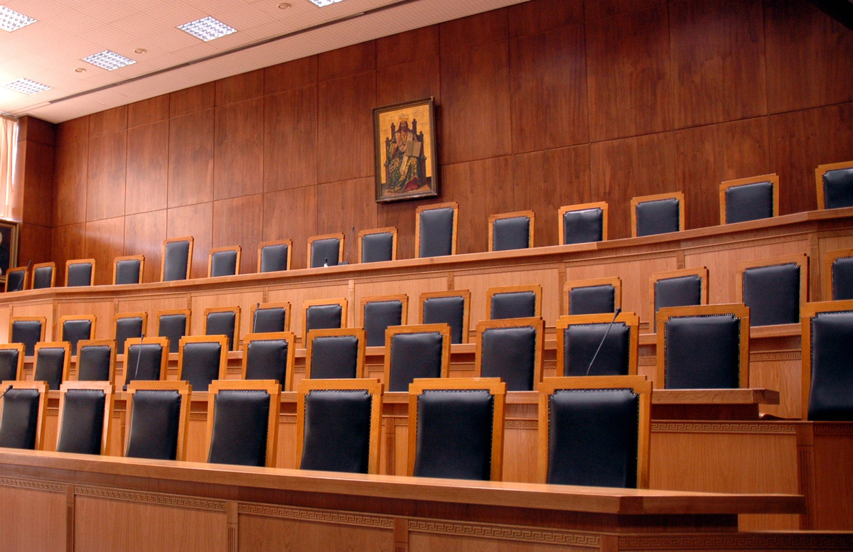 Икона в здании греческого суда