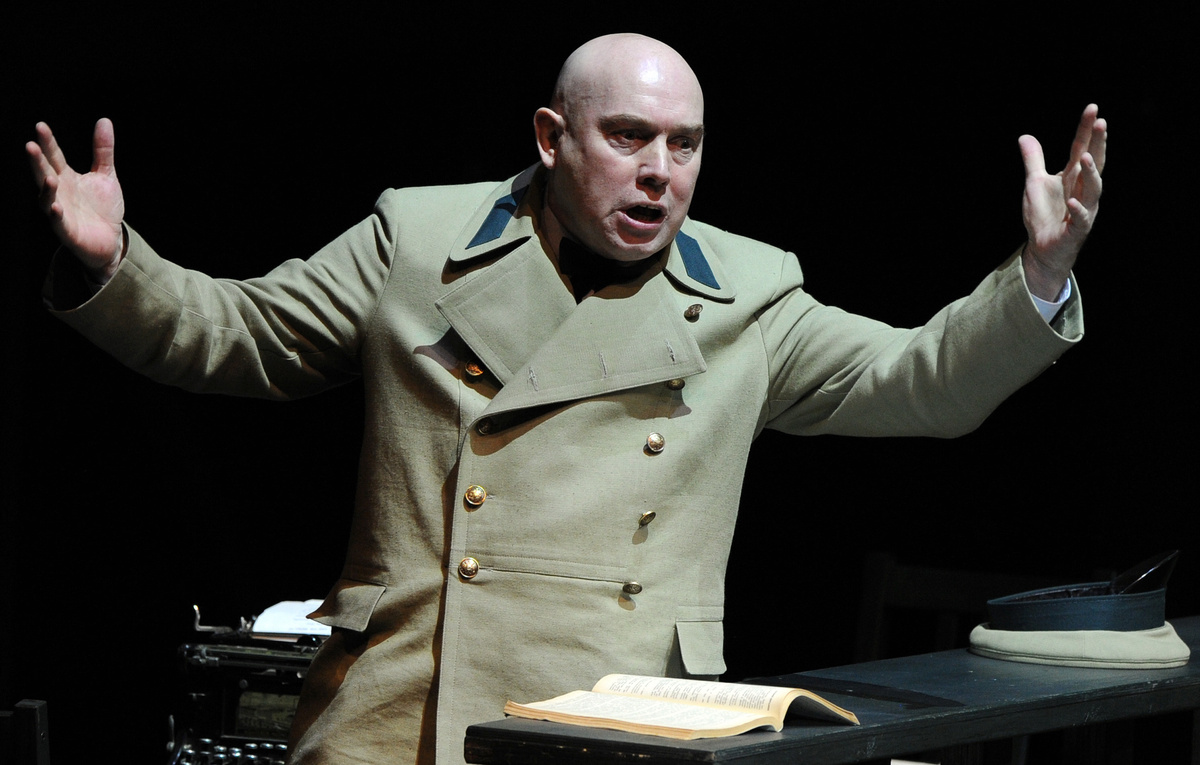    Виктор Сухоруков  Артем Коротаев/ ТАСС