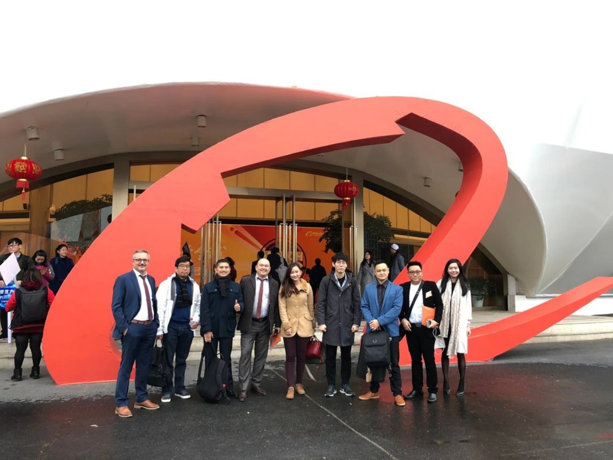    В Китае проходит много выставок, на которых собирается деловое сообщество со всего мира