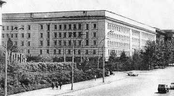 г. Новосибирск, Школа КГБ №311, Высшие курсы военной контрразведки КГБ СССР.