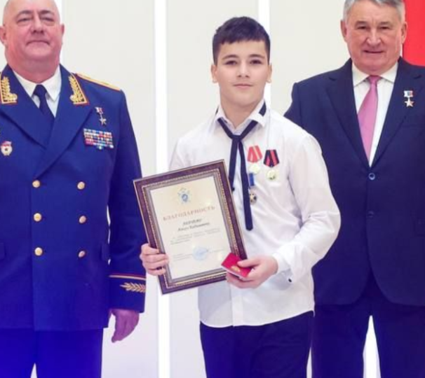 В Подмосковье подросток спас малыша, выпавшего с девятого этажа