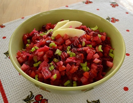 Винегрет с яблоком