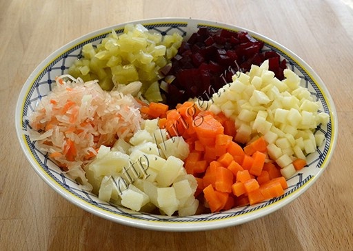 Приготовление винегрета с яблоком