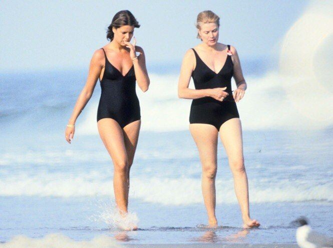 Грейс (справа) с дочерью