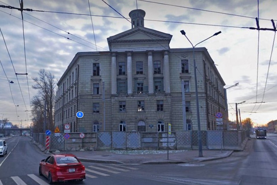    Здание решили сносить ради строительства современного бизнес-центра. Фото: «Яндекс.Карты»