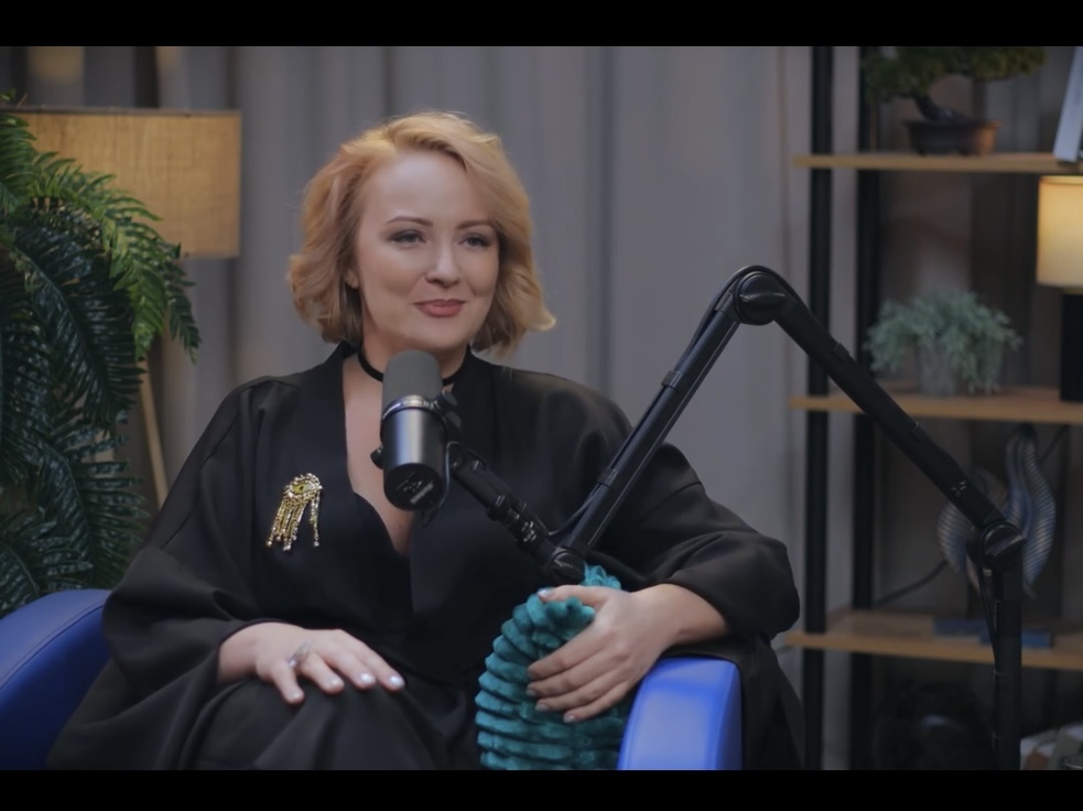 Кадр из выпуска Олеси Сайдерис "Как научиться получать оргазм от жизни?”.