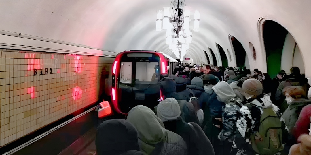 7 самых загруженных и безлюдных станций метро Москвы