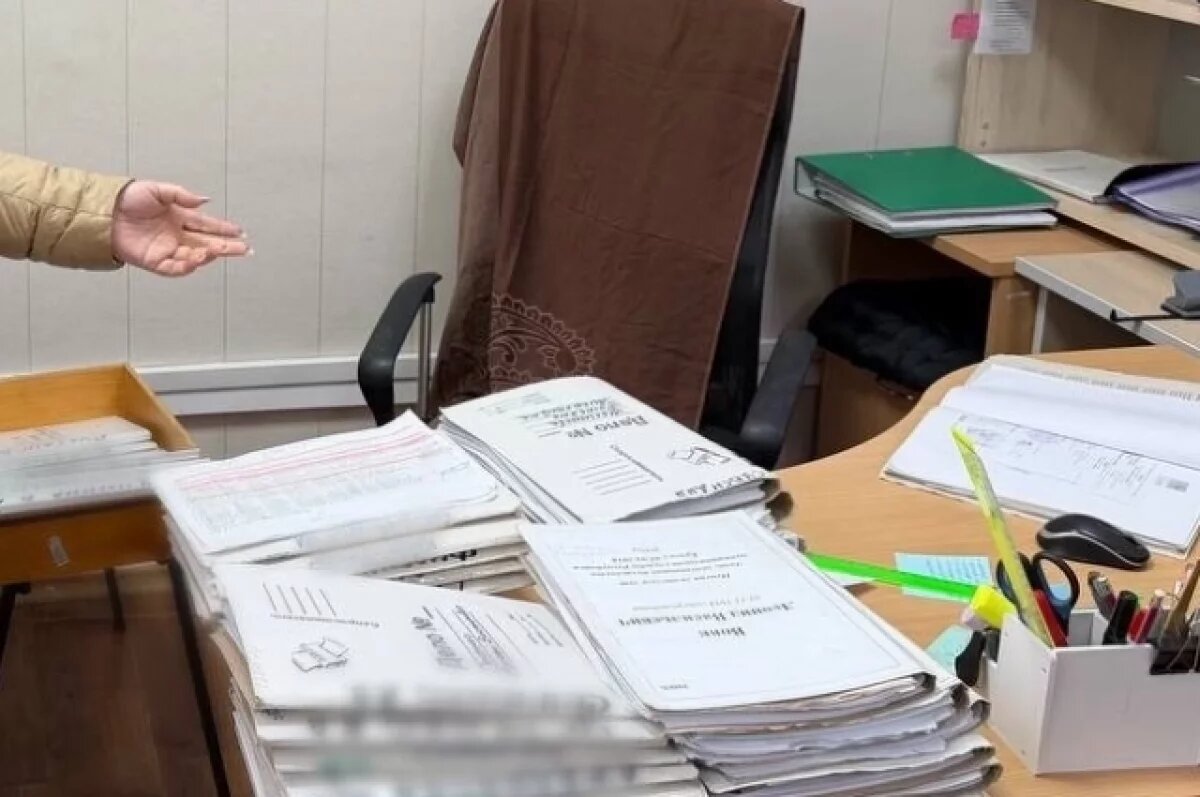    Двух чиновниц администрации Саки обвинили в получении взяток