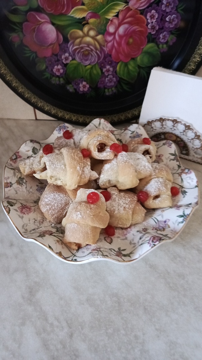 Рогалики - это очень вкусно! Заваривайте свежий чай. Приятного аппетита! Фото автора.