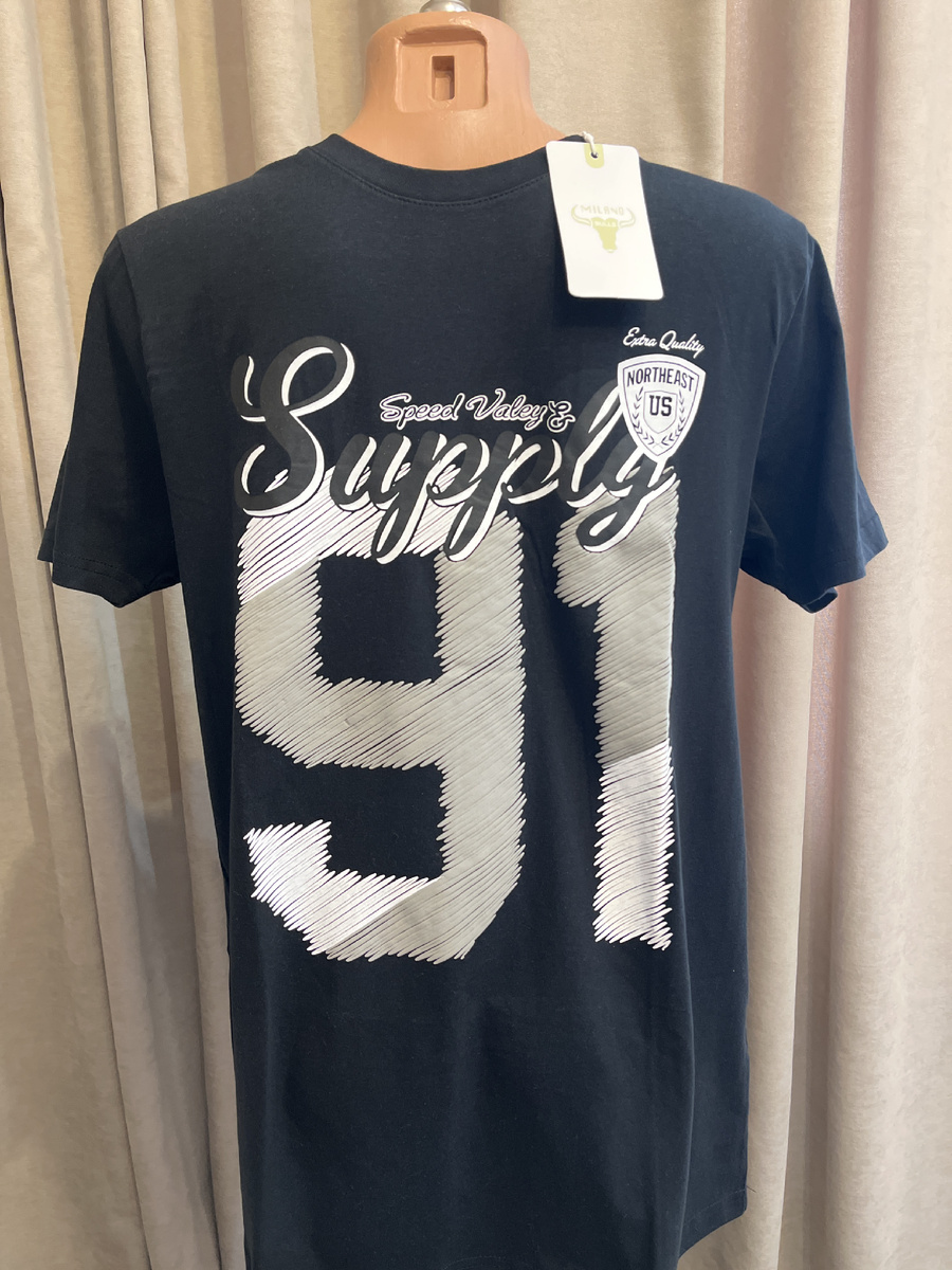 Размер L, подходит на размер 48-50. Цвет черный. Цена 700 рублей.
⚫️Состав: 100% хлопок.
⚫️Замеры: длина по спинке — 73 см, длина рукава от плеча — 20 см, полуобхват груди под рукавами — 52 см, плечи — 40 см.