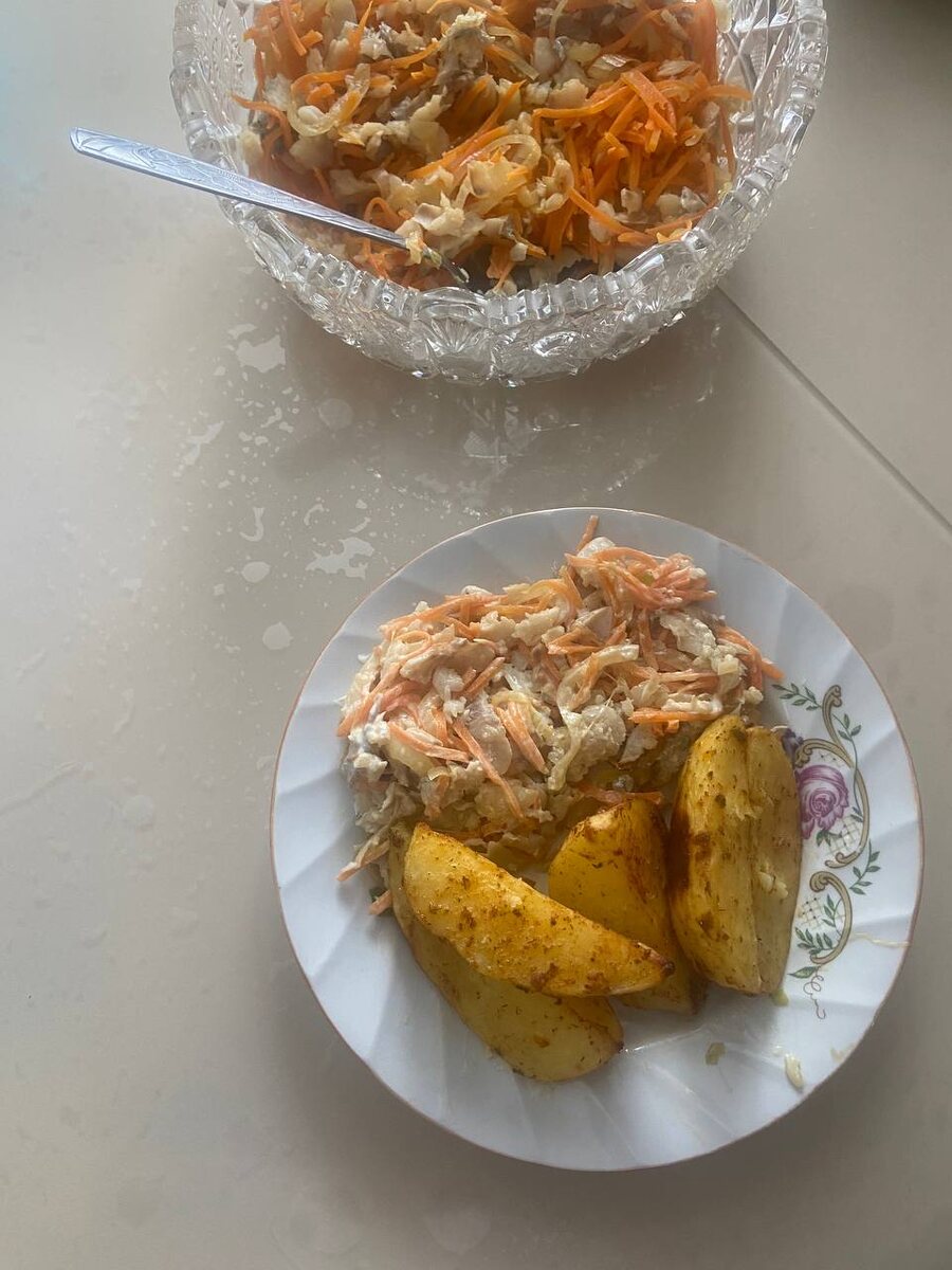 В салате сметана+йогурт греческий