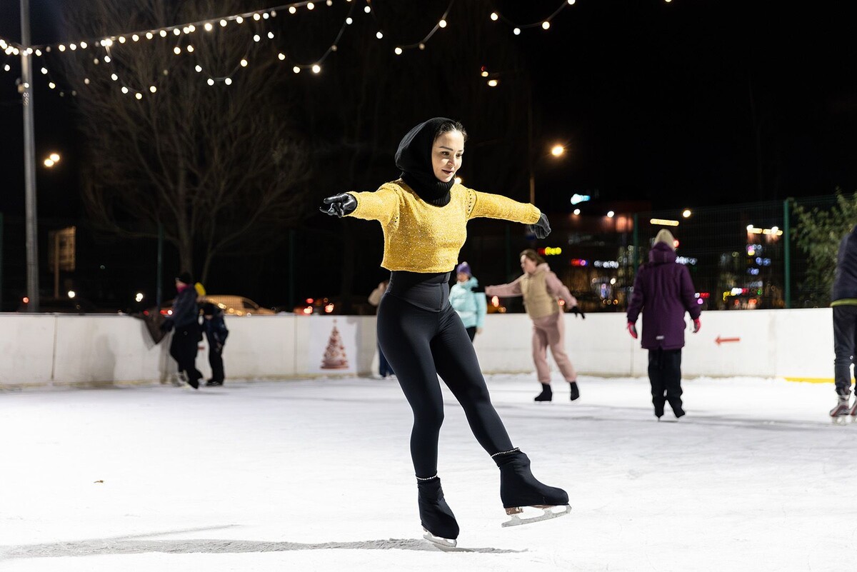   Бесплатные уроки катания на коньках проведут в парке «Сокольники»