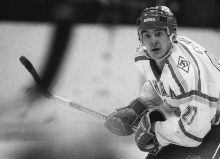    В форме московского "Динамо" во время матча чемпионата СССР, 1991 год   
Игорь Уткин/ТАСС