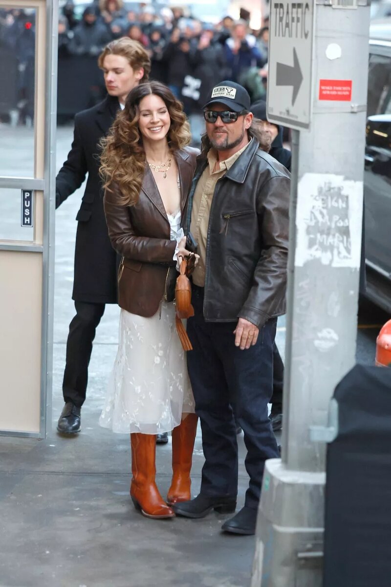 Лана Дель Рей с мужем📷
