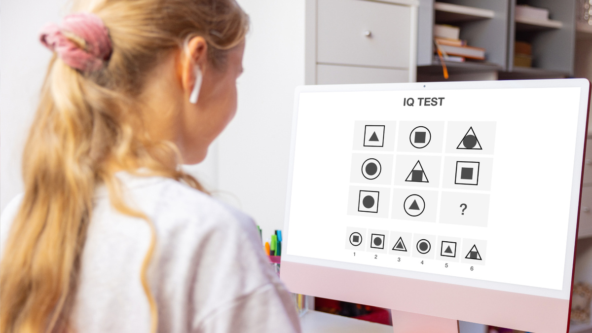     Фото: Kaspars Grinvalds/Shutterstock/FOTODOM Тесты на интеллект появились для помощи школьникам, но со временем они стали инструментом для поиска людей с интеллектом выше среднего
