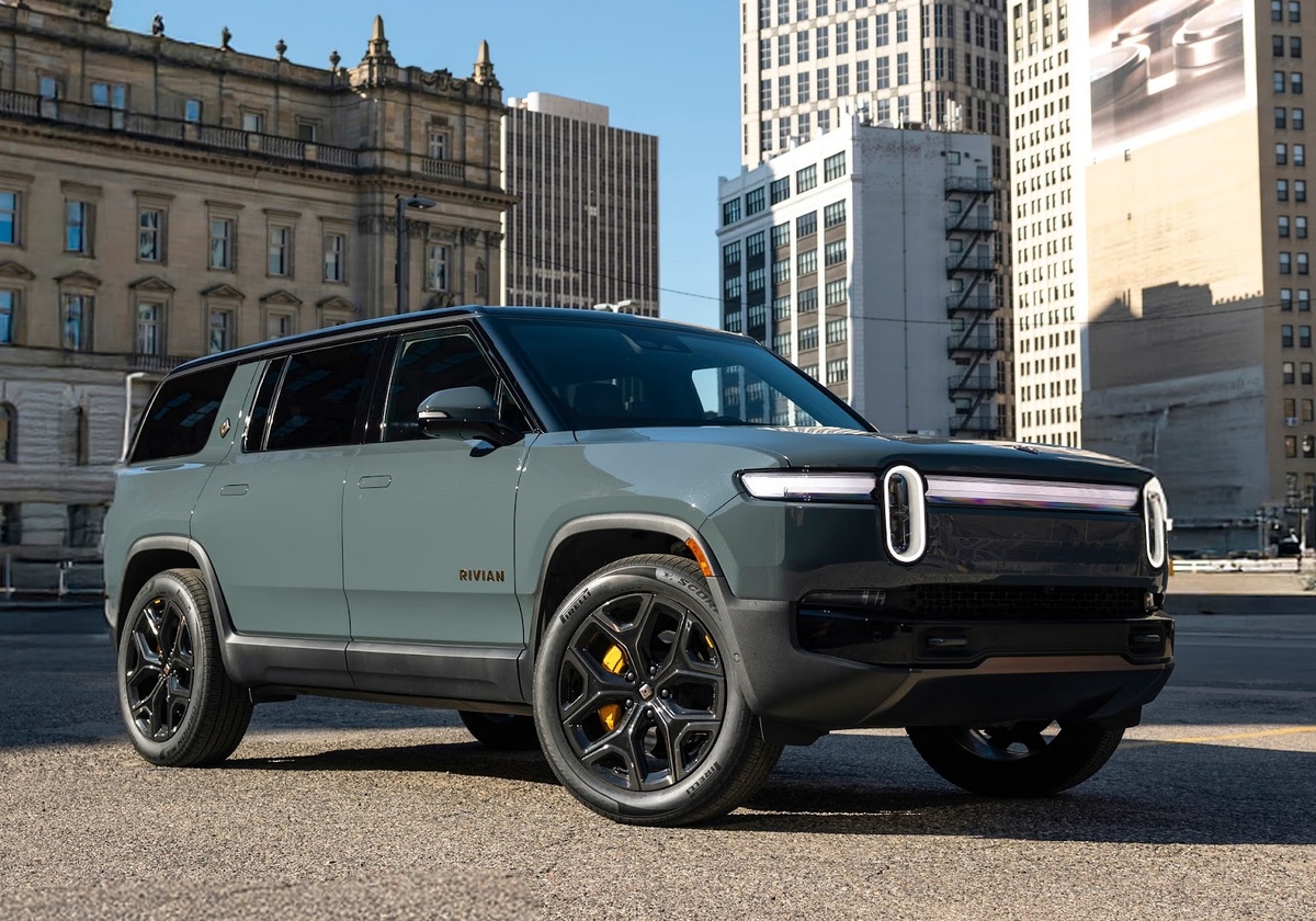 Rivian R1S