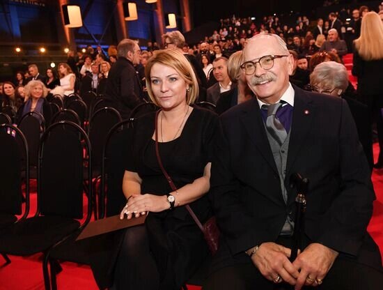 О. Любимова и покровитель