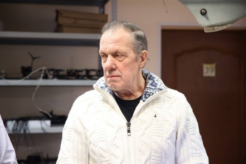    Предприятие выпускает несколько моделей беспилотников, технику тестируют их на полигонах, затем поставляют вологодским бойцам в зону СВО.