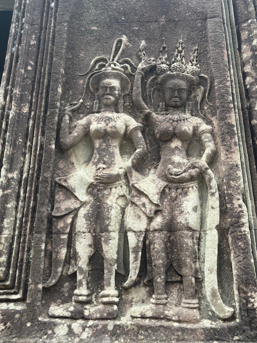 Деваты украшали священные галереи и охраняли храмовое пространство.