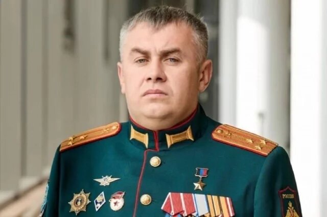    Илья Емельянов. Досье