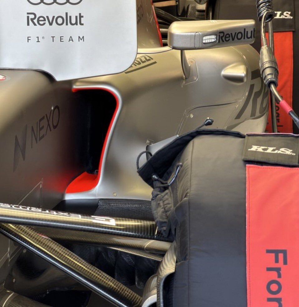 Боковые понтоны на Audi R26Фото: Соцсети  📷
