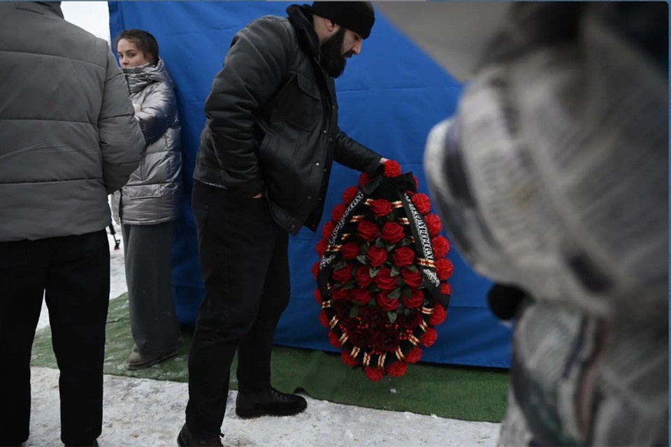    Часть собранных на похороны убитого мальчика деньги отправят в детдом Приозерска. Алексей БУЛАТОВ