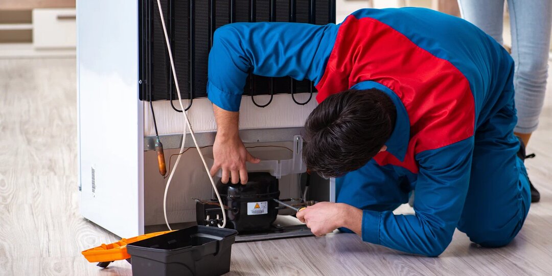 РАБОТА В СЦ ДЛЯ СБОРА ПЕРВЫХ КЛИЕНТОВ НА РЕМОНТ ХОЛОДИЛЬНИКА