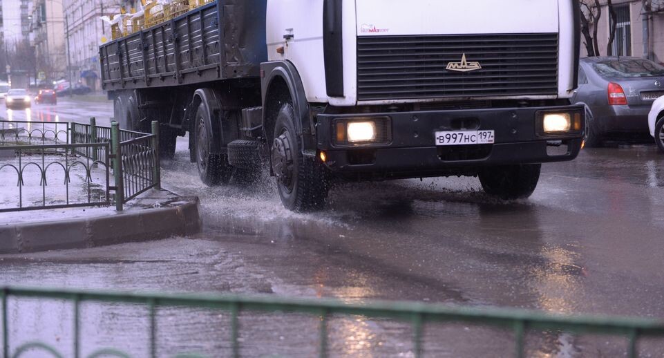    Дождь в Москве / Медиасток.рф