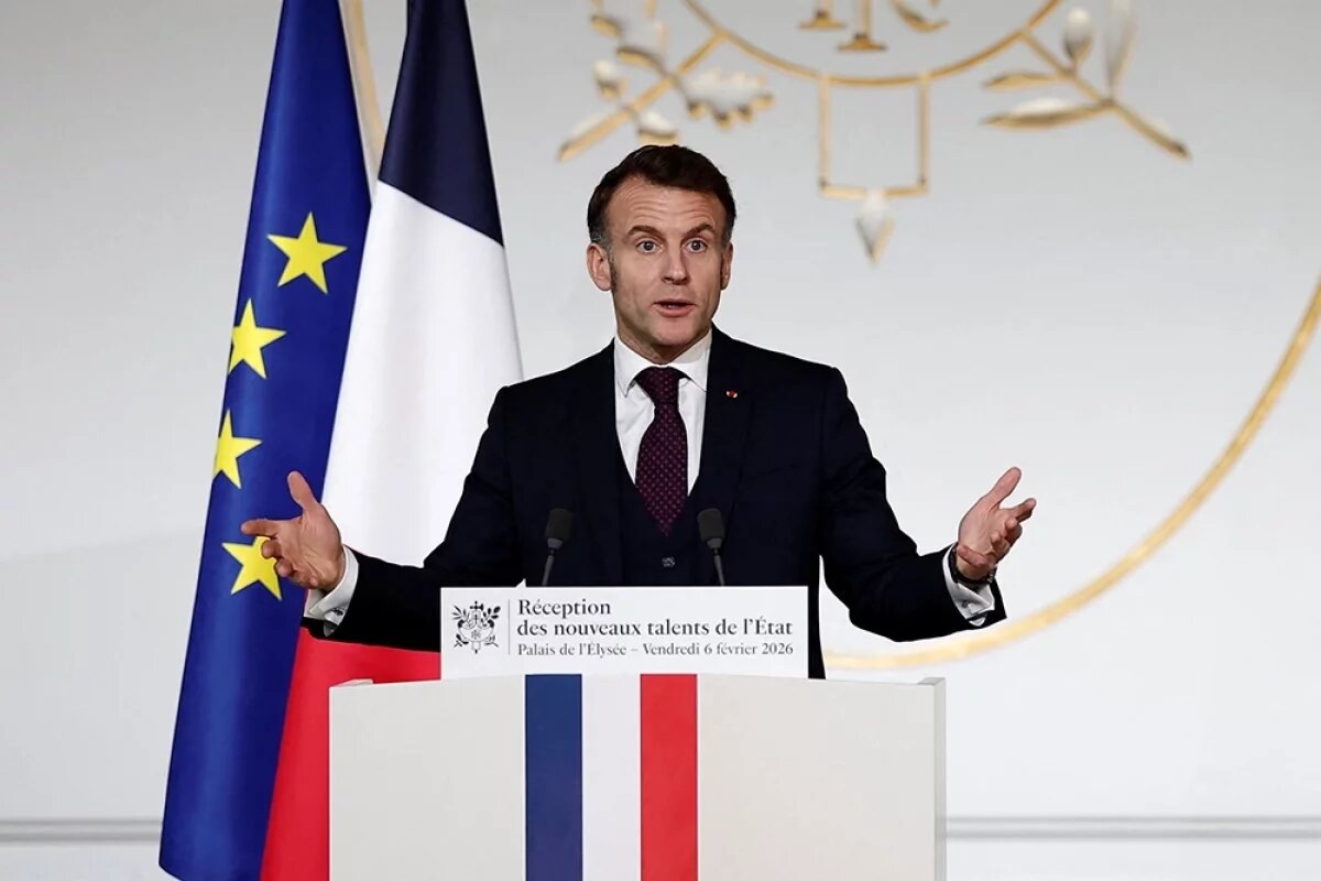    Французский лидер словно прозрел. Потому что последние четыре года он желал России стратегического поражения и инициировал против Москвы все новые и новые санкции.