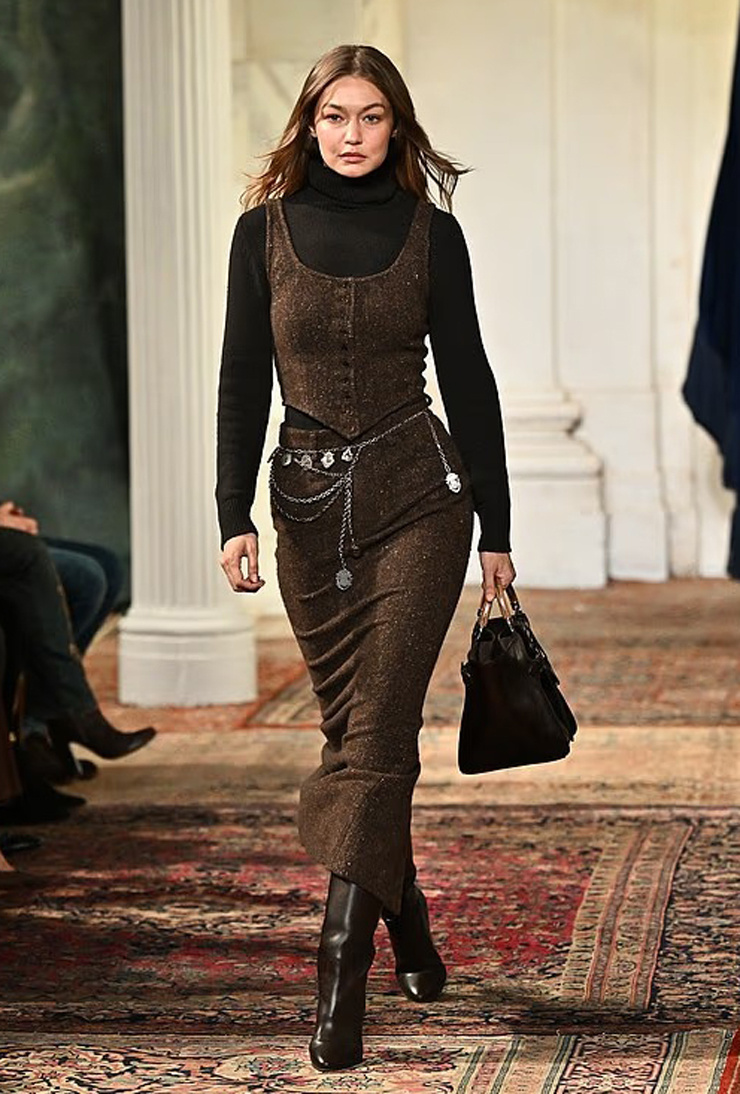    Джиджи Хадид в наряде из твидаСоцсети