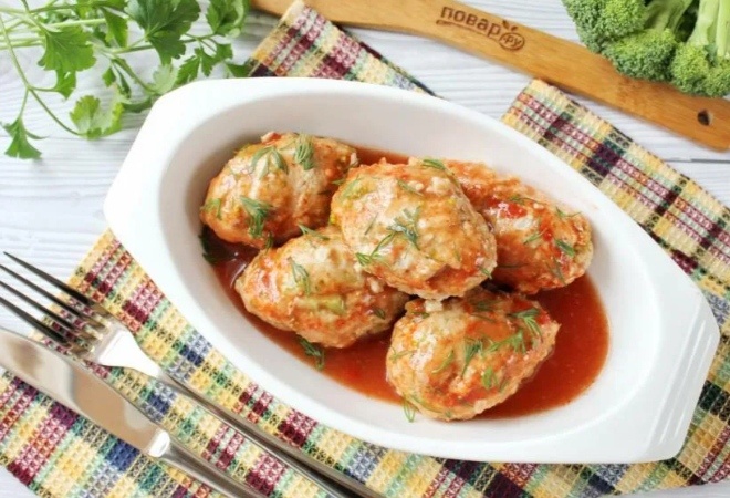 Предлагаю вам замечательный рецепт нежных голубцов с брокколи и фаршем.