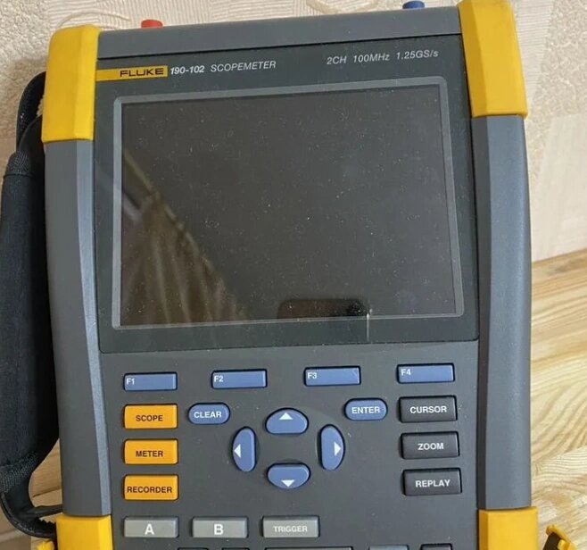 Цифровой осциллограф-мультиметр Fluke 190-102