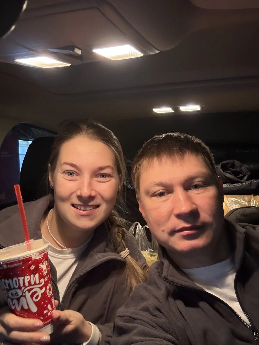 На лице приятная усталость