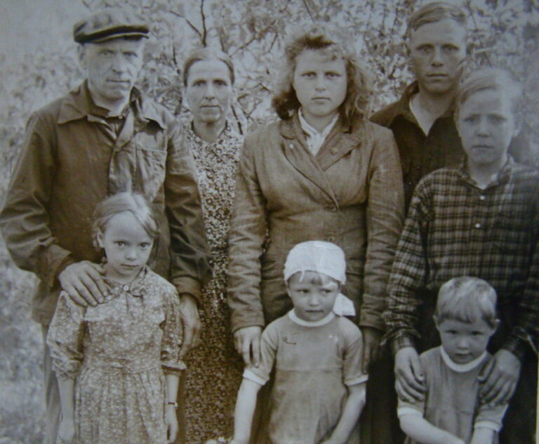 Фото: из книги «Это наша с тобой биография», том 1. Издательство ИА «Малая Родина», 2018 г.