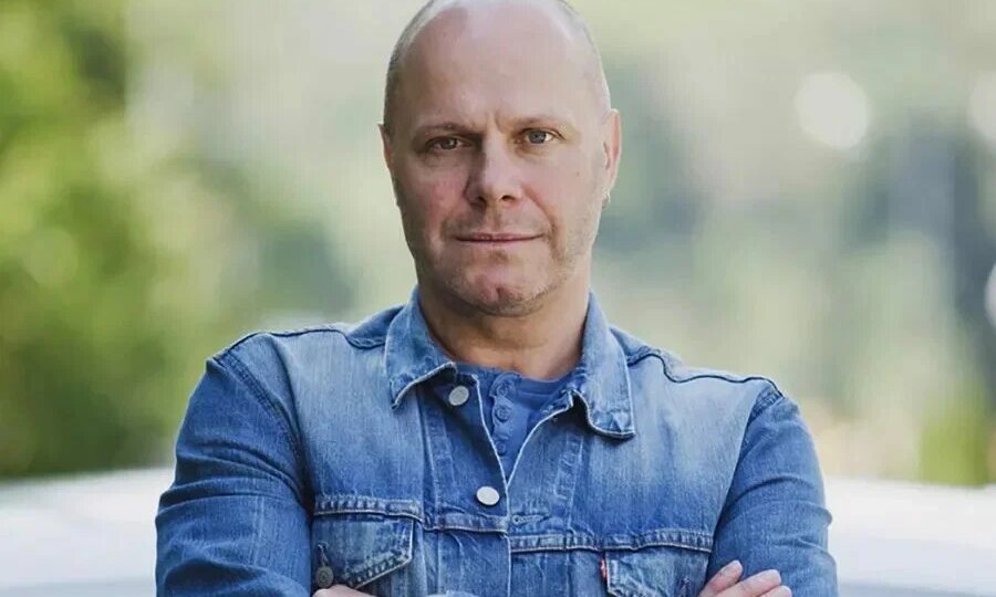 В этот раз что-то пошло иначе... Алексей Кортнев начал говорить правду о нищете