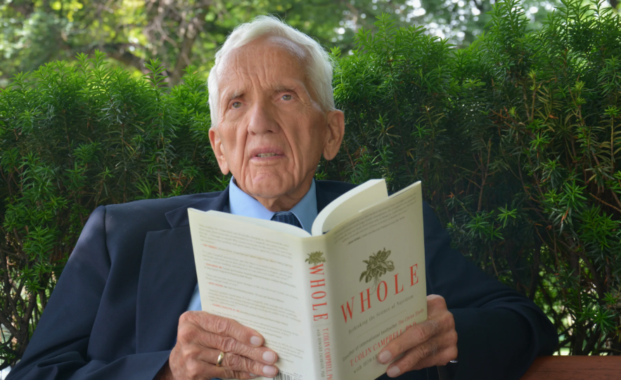 "Я не отказываюсь от мяса. Я отказываюсь от болезней"- 5 продуктов, которые Кэмпбелл ел ежедневно- и прожил 91 год без хронических проблем